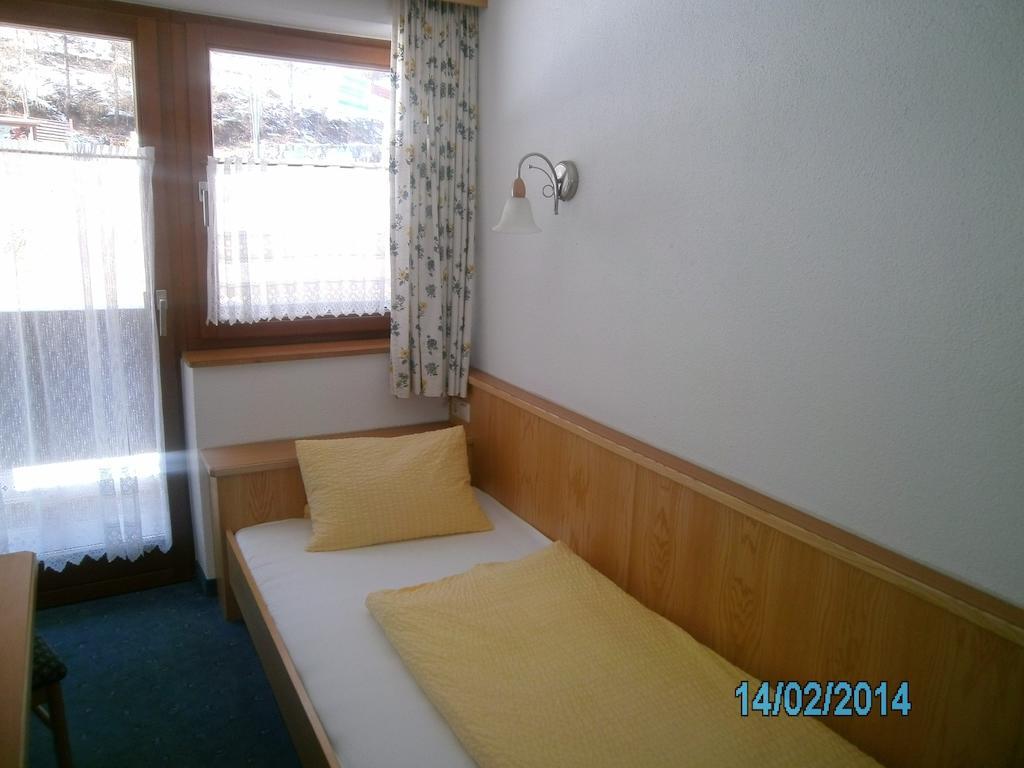 Gaestehaus Hirschenhof Sölden Kamer foto