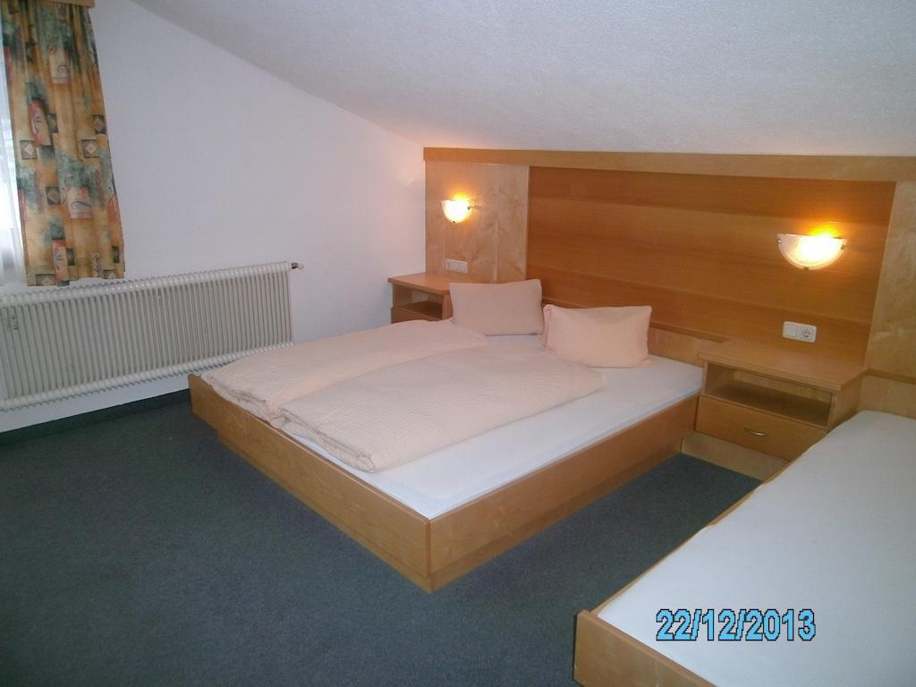 Gaestehaus Hirschenhof Sölden Kamer foto